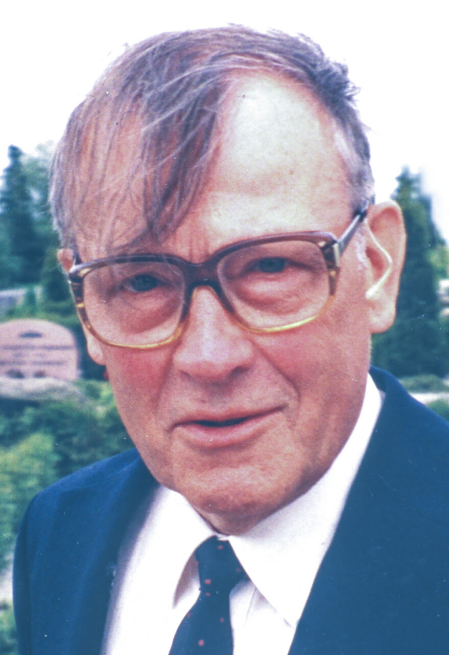 This image has an empty alt attribute; its file name is Rudolf-Graverholt-jpg-879x1280.jpg
